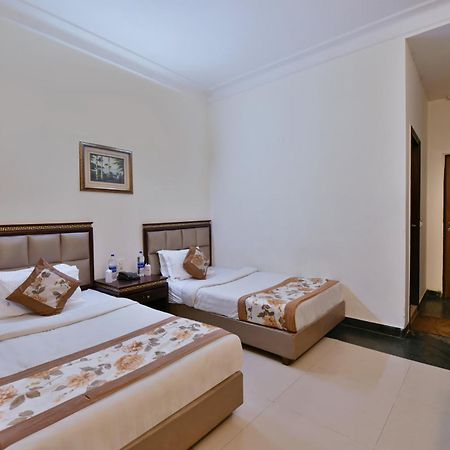 Hotel Family Spot à New Delhi Extérieur photo