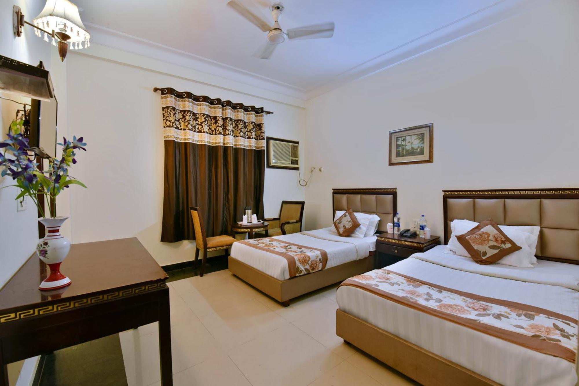 Hotel Family Spot à New Delhi Extérieur photo